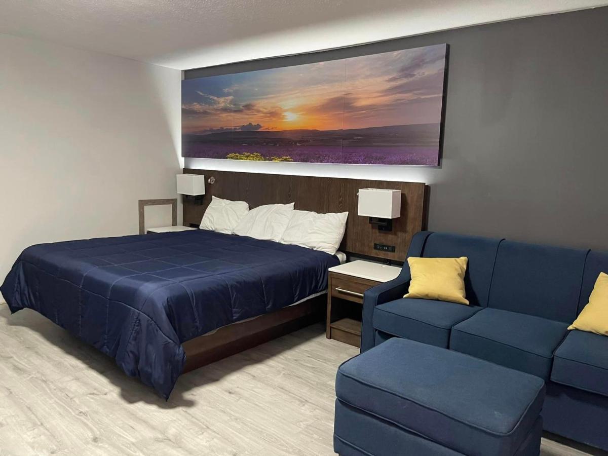 Luxor Inn & Suites, A Travelodge By Wyndham 埃尔金斯 外观 照片