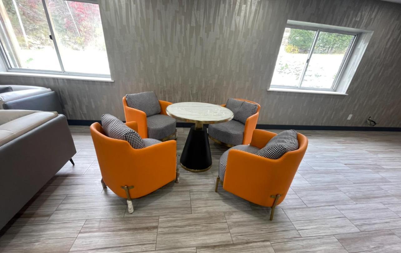 Luxor Inn & Suites, A Travelodge By Wyndham 埃尔金斯 外观 照片