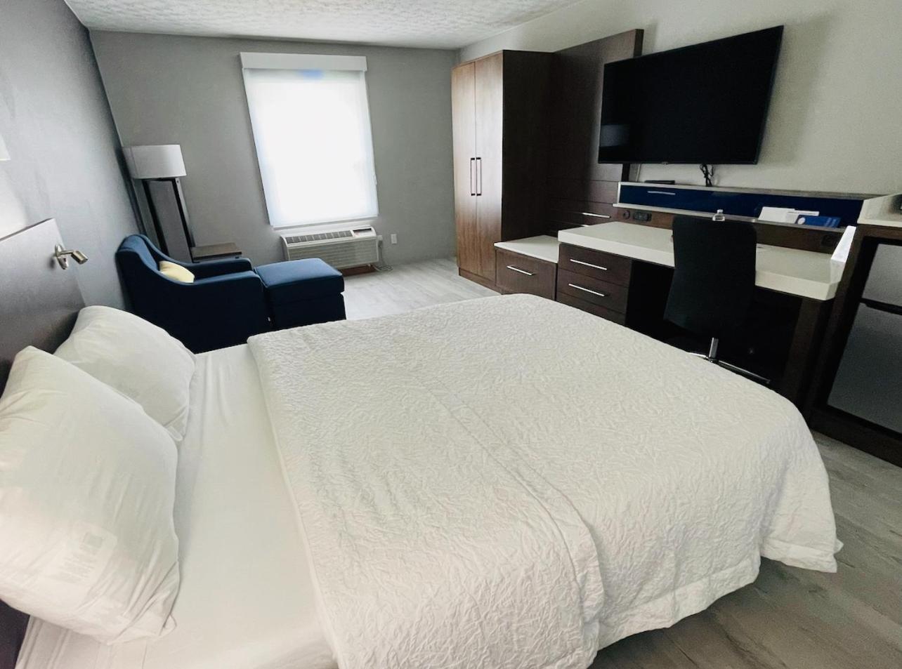 Luxor Inn & Suites, A Travelodge By Wyndham 埃尔金斯 外观 照片
