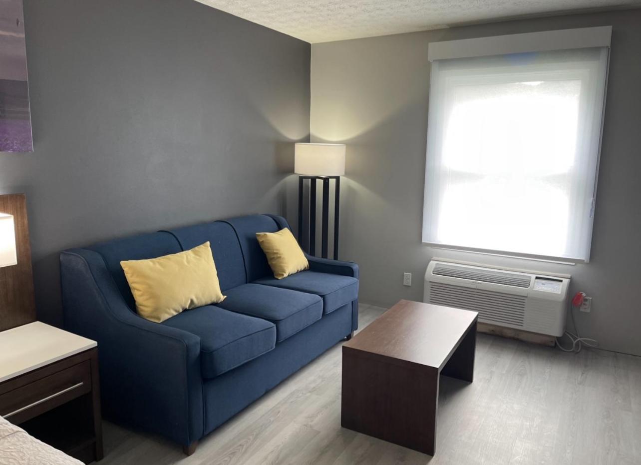 Luxor Inn & Suites, A Travelodge By Wyndham 埃尔金斯 外观 照片